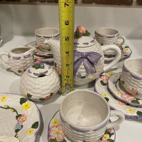 Children's Tea Set with Floral Design - Picture 5 of 6
